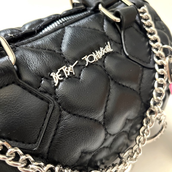 BETSEY JOHNSON Quilted Heart Satchel Bag Skull Charm Chain Black Crossbody Purse - Picture 3 of 11